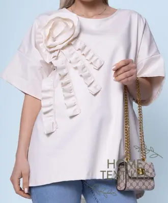bluza-cu-floare-bej.jpg